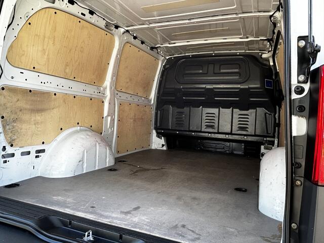 Mercedes-Benz VITO 110 CDI L2 Lang Trekhaak // Airco // Achterklep // Bank // Radio // CV // Betimmering // Wieldoppen
