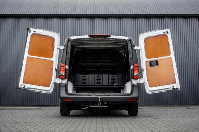 Mercedes-Benz VITO **111 CDI L2H1 | Euro 6 | Cruise | A/C | Trekhaak | 3-Persoons**