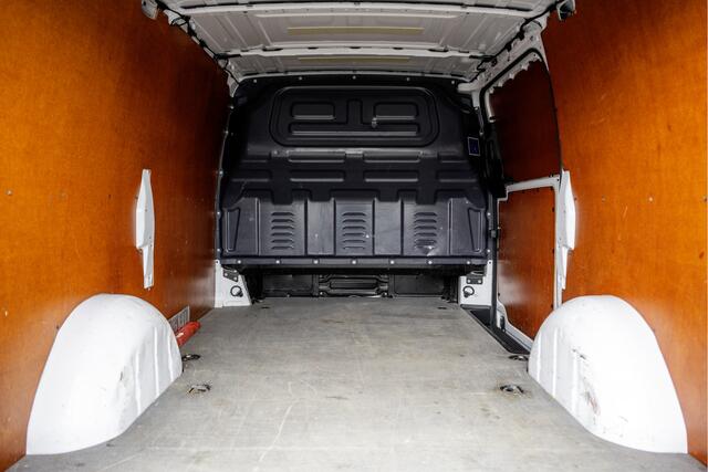 Mercedes-Benz VITO **111 CDI L2H1 | Euro 6 | Cruise | A/C | Trekhaak | 3-Persoons**