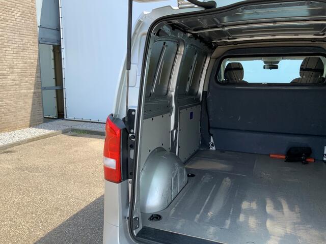 Mercedes-Benz VITO 114 CDI Lang 4X4 Automaat Airco Cruise Trekhaak 2500 kg Euro 6
