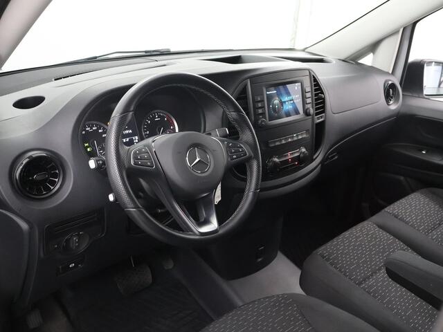 Mercedes-Benz VITO 116 CDI | L2 Lang | Aut. | Navigatie | Parkeercamera | Stoelverwarming | Cruise control | Trekhaak | LED | Dakrailing | 3-zits | Certified |