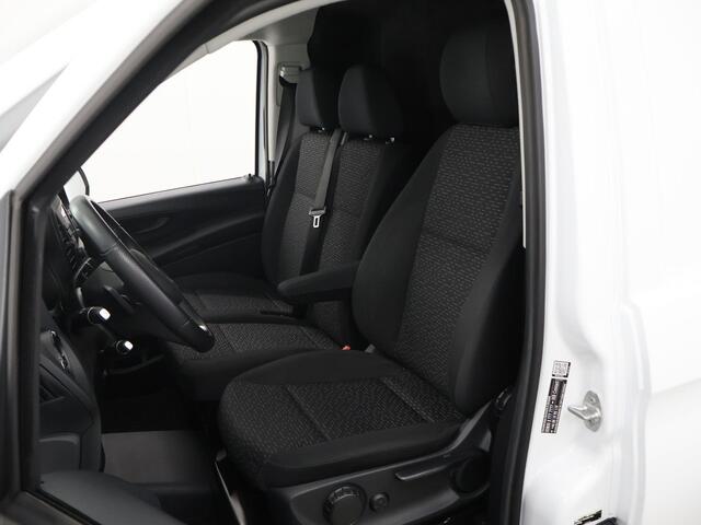 Mercedes-Benz VITO 116 CDI | L2 Lang | Aut. | Navigatie | Parkeercamera | Stoelverwarming | Cruise control | Trekhaak | LED | Dakrailing | 3-zits | Certified |