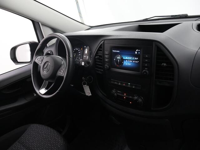 Mercedes-Benz VITO 116 CDI | L2 Lang | Aut. | Navigatie | Parkeercamera | Stoelverwarming | Cruise control | Trekhaak | LED | Dakrailing | 3-zits | Certified |