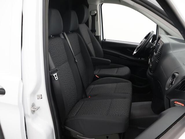 Mercedes-Benz VITO 116 CDI | L2 Lang | Aut. | Navigatie | Parkeercamera | Stoelverwarming | Cruise control | Trekhaak | LED | Dakrailing | 3-zits | Certified |