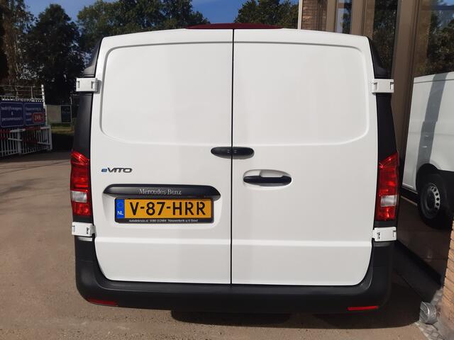 Mercedes-Benz VITO eVito 112 - 66 kWh 290Km Range - Navi - Camera