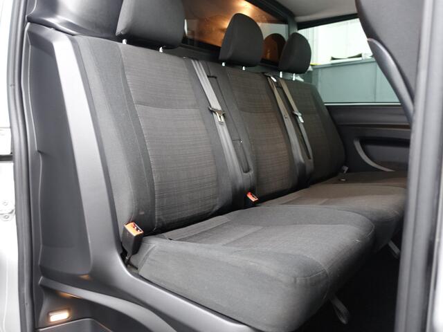 Mercedes-Benz VITO 114 CDI Lang Dubbel Cabine Aut. Night Edition Navi I ECC I Sidebars I AMG LMV I PDC I MF Stuur