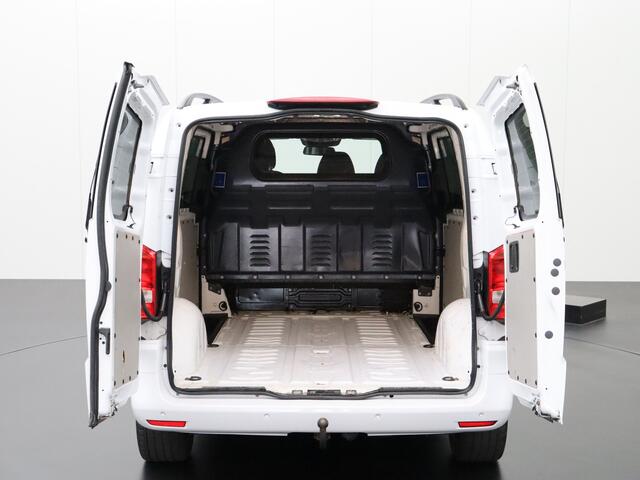 Mercedes-Benz VITO 114CDI Edition | Led | Camera | Trekhaak | Airco | Cruise | 3-Persoons | 2xSchuifdeur