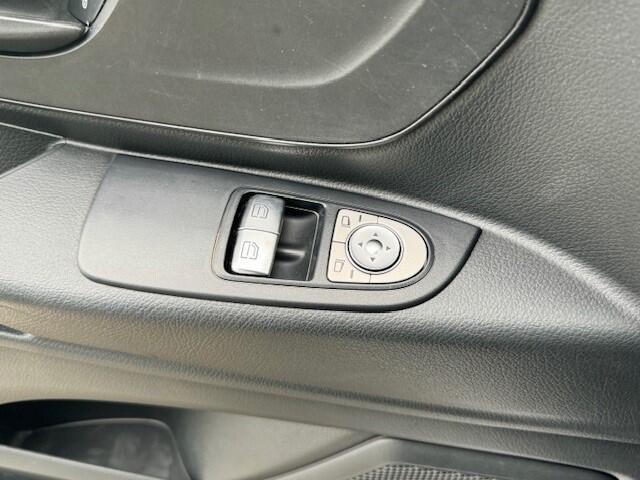 Mercedes-Benz VITO 114 CDI Extra Lang | Dubbele schuifdeuren | Camara l 2,5 t Trekhaak l THERMOTRONIC Airco l Comforstoelen l LM velgen l