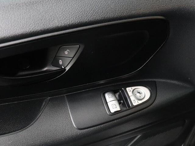 Mercedes-Benz VITO 111CDI Lang Business Professional Plus | Camera | Trekhaak | Betimmering