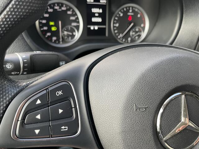 Mercedes-Benz VITO 114 CDI Extra Lang Airco - Cruise control - Navi full map - A-uitrijcamera - MF-Lederen stuurwiel - Trekhaak - Lendesteun - Bedrijfswageninrichting Sortimo - Zijschuifd.R - Tussenschot V - Imperial met trap
