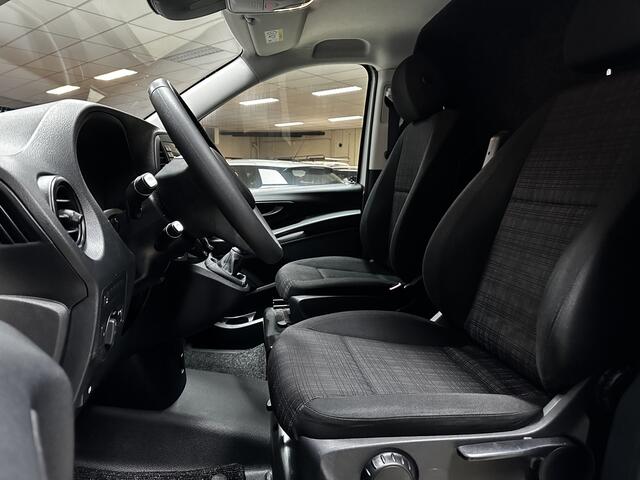 Mercedes-Benz VITO 110 CDI Lang/ Zij-Schuifdeur Rechts/ Trekhaak/ Imperiaal/ Camera/ Airco/ Navi/ Cruise/ Bluetooth/ Multi.Stuur/ Elek.Pakket/ Armsteun/ PDC Achter.
