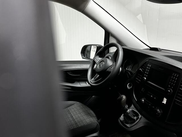 Mercedes-Benz VITO 110 CDI Lang/ Zij-Schuifdeur Rechts/ Trekhaak/ Imperiaal/ Camera/ Airco/ Navi/ Cruise/ Bluetooth/ Multi.Stuur/ Elek.Pakket/ Armsteun/ PDC Achter.