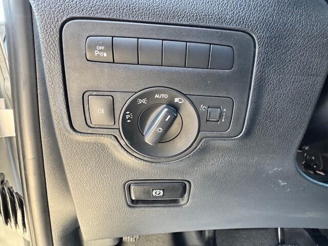 Mercedes-Benz VITO 110 CDI Lang l Airco l LED l Becker MAP PILOT l Camera l Trekhaak l PTS l LEDER TWIN l Tweezitsbank l