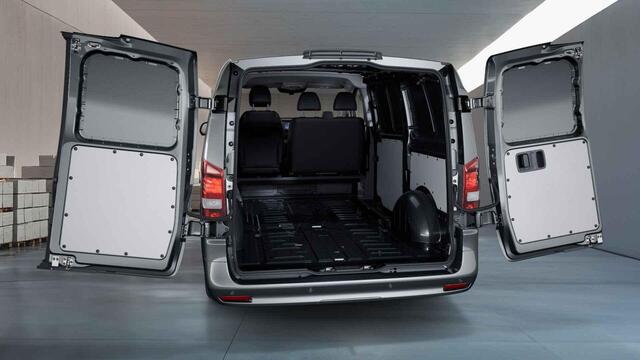 Mercedes-Benz VITO eVito 129 PRO L2 90 kWh