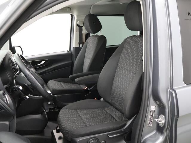 Mercedes-Benz VITO 114 CDI Aut. | Lang L2 | Dubbele Cabine | Navigatie + Carplay | Parkeercamera + Sensoren | LED Koplampen + Achterlichten | Stoelverwarming | Climate Controle | Trekhaak 2500kg | 5-zits | LM Velgen | Certified |