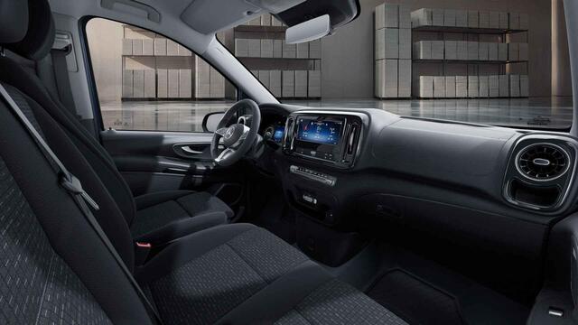 Mercedes-Benz VITO 116 CDI L2 Pro Automaat | Cruise control | Distronic Plus | Tweezitsbank | Airco | Dodehoek Assistent | Laadruimte bekleding | Achterdeuren 270 | Trekhaak AHW 2500 kg |