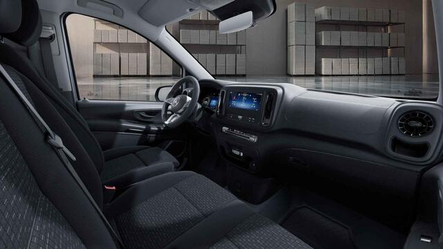 Mercedes-Benz VITO 116 CDI L2 Pro Automaat | Cruise control | Distronic Plus | Tweezitsbank | Airco | Dodehoek Assistent | Laadruimte bekleding | Achterdeuren 270 | Trekhaak AHW 2500 kg |