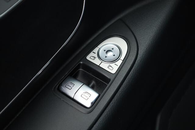 Mercedes-Benz VITO 116 CDI Extra Lang DC Comfort | Trekhaak | Treeplanken | Camera | CarPlay | Stoelverw.
