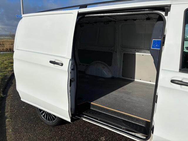 Mercedes-Benz VITO 116CDI L2H1 Automaat Airco Navi Cruisecontrol Trekhaak