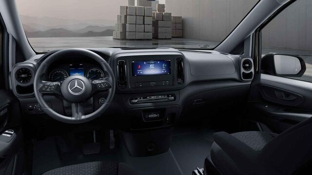 Mercedes-Benz VITO eVito 112 L2 66 kWh | Nieuwe kleur Kalaharigold | Achterdeuren | Stoelverwarming | Navigatie | Apple Car Play & Android Auto