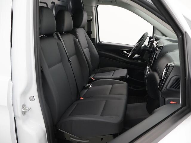 Mercedes-Benz VITO 119 CDI Aut. | 4X4 | Lang L2 | Select | LM Velgen | Parkeercamera | 3-zits | Lederen bekleding | Trekhaak | LED | Stoelverwarming | AWD | Certified |