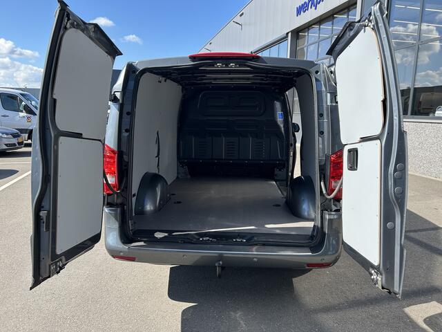 Mercedes-Benz VITO 119 CDI Lang / LED / Distronic / 2500KG Trekhaak / Navigatie / Camera / Airco / Stand kachel / Achterdeuren
