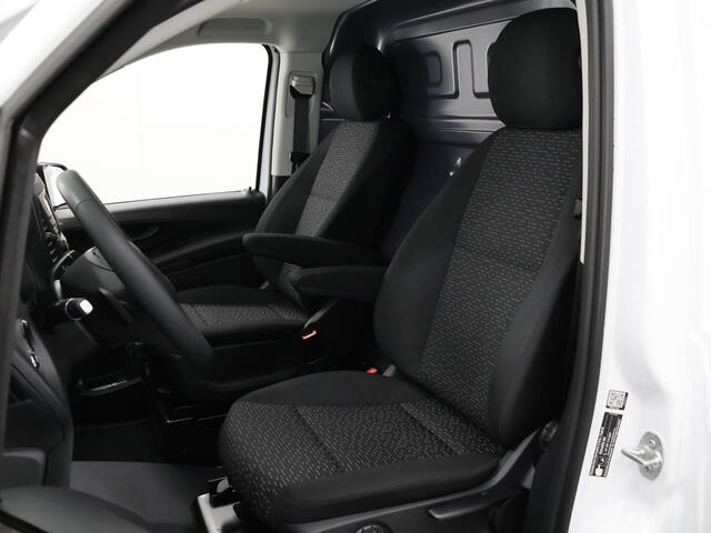 Mercedes-Benz VITO eVito Lang 66 kWh | Stoelverwarming | Navigatie | Parkeercamera | Airco
