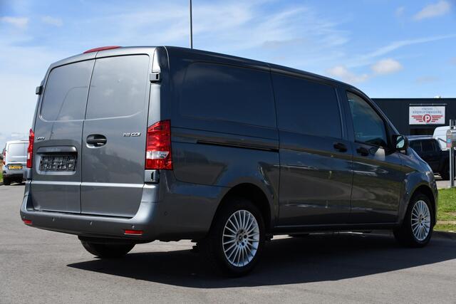 Mercedes-Benz VITO 116 CDI L2 PB Edition Camera, Cruise, Carplay, 164PK, LED, Multimedia, Sensoren, Automaat, 3 zits, Uniek!
