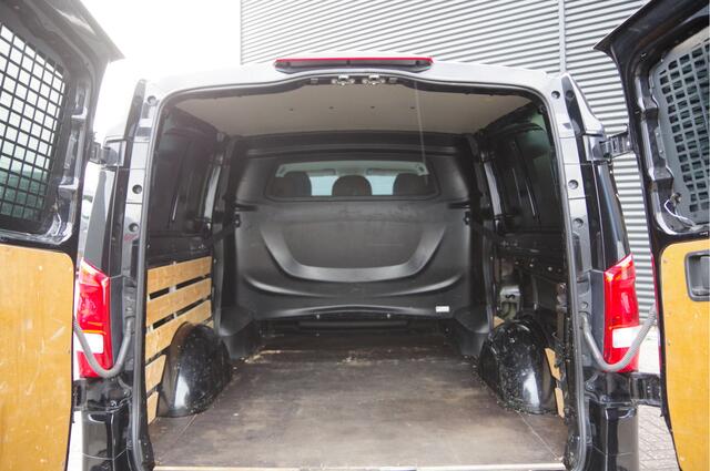 Mercedes-Benz VITO 114 CDI XL, L3 DC-5P, BLACK EDITION, AUT. TREKHAAK, CRUISE, CLIMA, NAP, SIDESTEPS, DUBBELE CABINE, NL AUTO