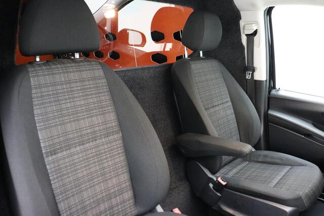 Mercedes-Benz VITO 111 CDI Lang 114 PK | Handgeschakeld | Trekhaak | 2-Zits | Betimmering | Camera | Cruise Control | Airco | Navigatie | Bluetooth | 1e eigenaar