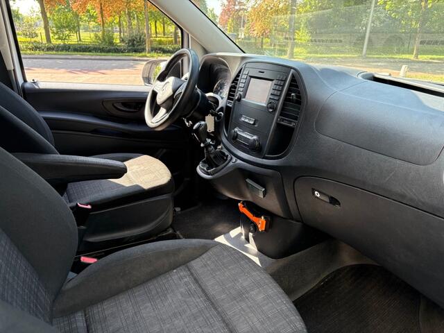 Mercedes-Benz VITO 111 CDI Navigatie Achterdeuren Cruise Trekhaak PDC Airco