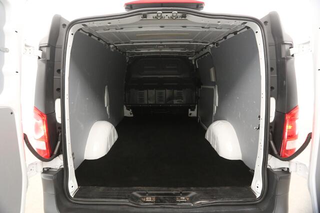 Mercedes-Benz VITO 114 CDI Lang | MARGE! | Airco Camera Cruise Trekhaak Navigatie Parkeersensoren Elektrpakket
