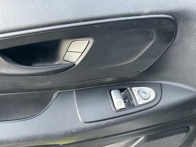 Mercedes-Benz VITO 116 CDI Extra lang / Automaat / Navigatie / Camera / Parkeersensoren / Airco / Cruise control / Achterdeuren