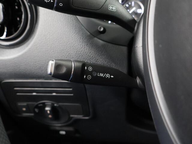 Mercedes-Benz VITO eVito Bestelwagen 66 kWh L3 | Stoelverwarming | Navigatie | Airco | Cruise control