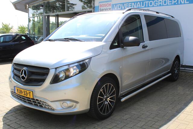 Mercedes-Benz VITO 116 CDI Extra Lang DC Comfort 6 Persoons | Incl. 12 maanden Garantie | Trekhaak | Achteruitrijcamera | Parkeersensoren V+A | Cruise controle | Navigatie | Climate controle | Schakelmogelijkheid aan stuurwiel | Getinte ramen | Sidebar | Dakrails |