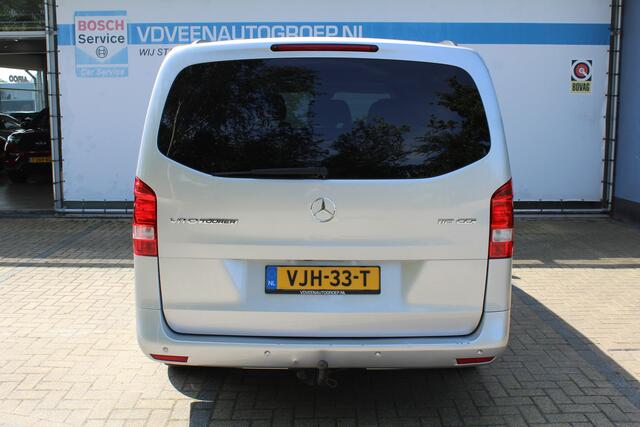 Mercedes-Benz VITO 116 CDI Extra Lang DC Comfort 6 Persoons | Incl. 12 maanden Garantie | Trekhaak | Achteruitrijcamera | Parkeersensoren V+A | Cruise controle | Navigatie | Climate controle | Schakelmogelijkheid aan stuurwiel | Getinte ramen | Sidebar | Dakrails |
