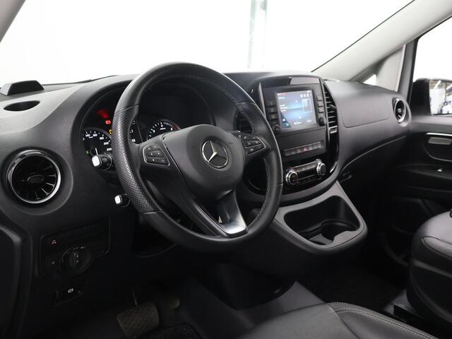 Mercedes-Benz VITO 114 CDI | L2 | DUBBEL CABINE | LEASE EDITON | AUT. | FISCAAL ¤59.583 | LEREN BEKLEDING | LED | CARPLAY | ANDROID AUTO | CAMERA | PARKEERSENSOREN | CRUISE | CLIMA | SPOILERS | TREEPLANKEN | 19" VELGEN