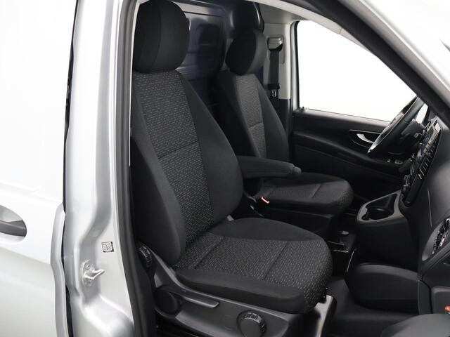 Mercedes-Benz VITO 114 CDI Aut. | L2 Lang | Schuifdeur L+R | LM Velgen | 2-zits | Navigatie | Trekhaak | Parkeercamera | Climate Control | LED Koplampen | Certified