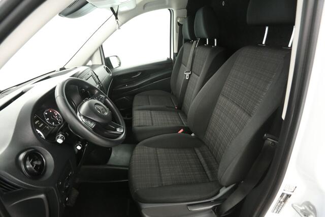 Mercedes-Benz VITO 114 CDI Lang Airco Cruise Navigatie Trekhaak 3 Persoons