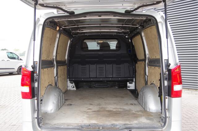Mercedes-Benz VITO 114 CDI L2 3-ZITS, AUT. AIRCO, CRUISE, CAMERA, 18'' LMV, PARKEERSENSOREN, NL AUTO, NAP
