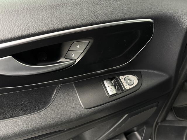 Mercedes-Benz VITO 114CDI 9G-Tronic Lang Exclusive | Led | Achterdeuren | Multimedia | Camera | 3-Persoons | Trekhaak