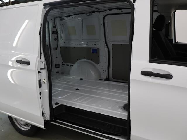 Mercedes-Benz VITO eVito Bestelwagen 66 kWh L2 | Navigatie | Airco | Bluetooth | Cruise control | Achterdeuren |