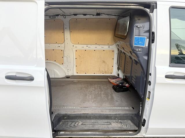 Mercedes-Benz VITO 116 1.9 CDI L2H1 Climate Control Cruise Control Camera Navigatie Stoelverwarming Parkeersensoren voor achter