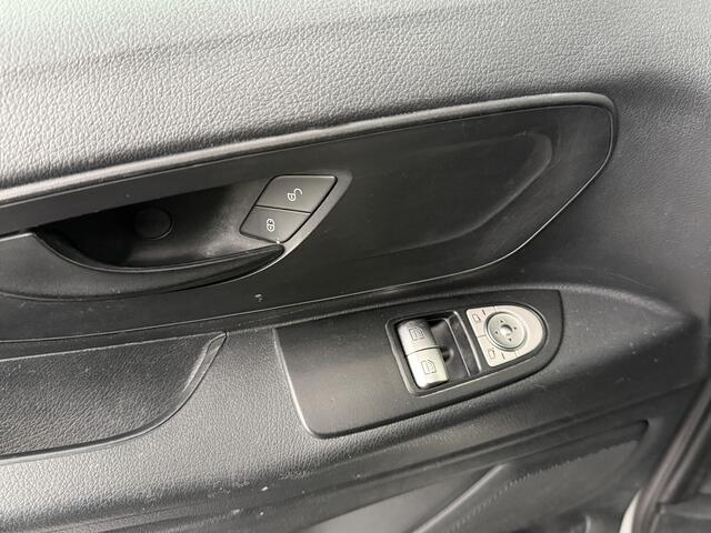 Mercedes-Benz VITO Lang Imperiaal | Trekhaak | Navigatie | Camera | Airco | Cruise | 3-Persoons