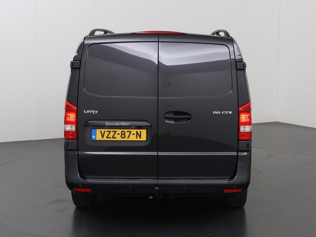 Mercedes-Benz VITO 116 CDI | Aut. | L2 Lang | Parkeercamera | Climate Control | 2-zits | Trekhaak | Sidebars | LM Velgen | LED Koplampen | Stoelverwarming | Cruise Control | Certified