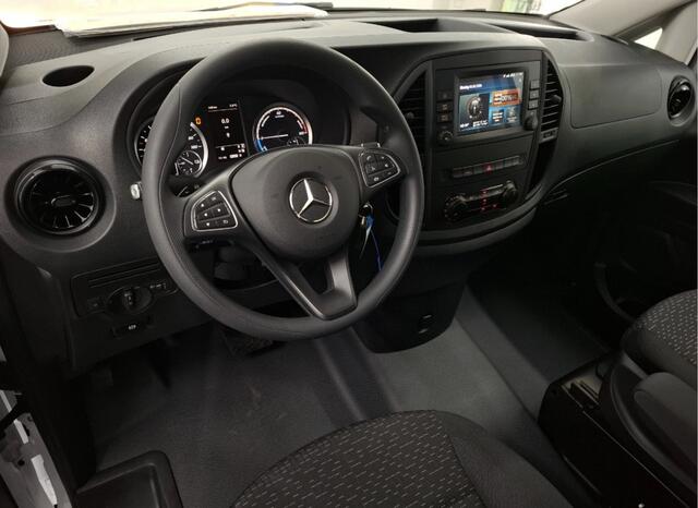 Mercedes-Benz VITO eVito Lang 66 kWh Cruise control / Camera / Navigatie