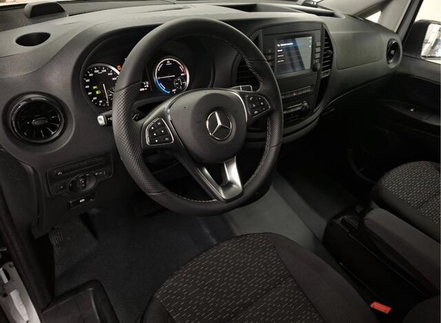 Mercedes-Benz VITO eVito 112 L2 60 kWh Cruise control / Camera / Navigatie