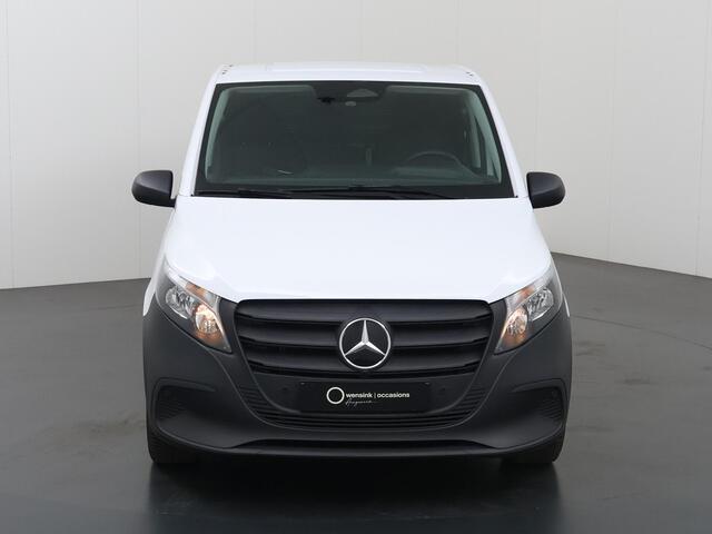 Mercedes-Benz VITO 116 CDI | Aut. | Lang L2 | Pro | Navigatie | Digitale Radio | Achteruitrijcamera | Airco | Cruisecontrol | Dodehoekassistent | Comfort Chauffeursstoel | Bijrijdersbank | 2500kg Trekhaak | Certified |