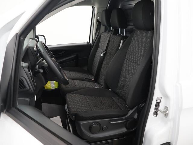 Mercedes-Benz VITO 116 CDI | L2 | PRO | AUT. | 160 PK | ACHTERUITRIJCAMERA | 2500 KG TREKHAAK | CRUISE CONTROL | AIRCO | DODEHOEKDETECTIE | NAVIGATIE | 3-ZITS | COMFORT CHAUFFEURSSTOEL