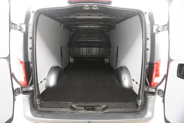 Mercedes-Benz VITO 119 CDI Extra Lang 191PK | Aut. | Airco | Adap. Cruise | Camera | Trekhaak | 2xSchuifdeur | Carplay